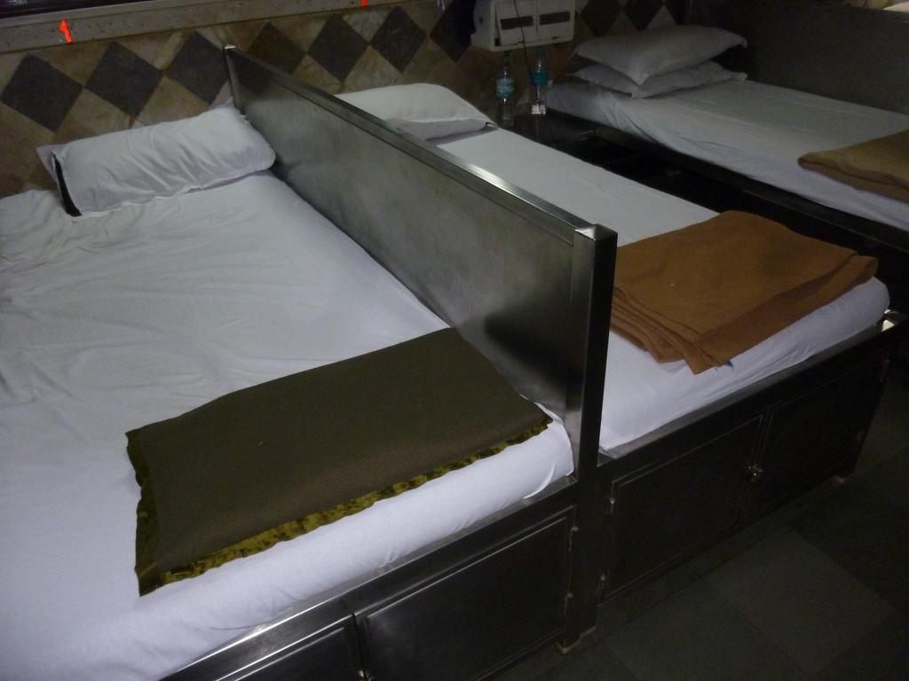 Yadgar Guest House Mumbai Exterior foto